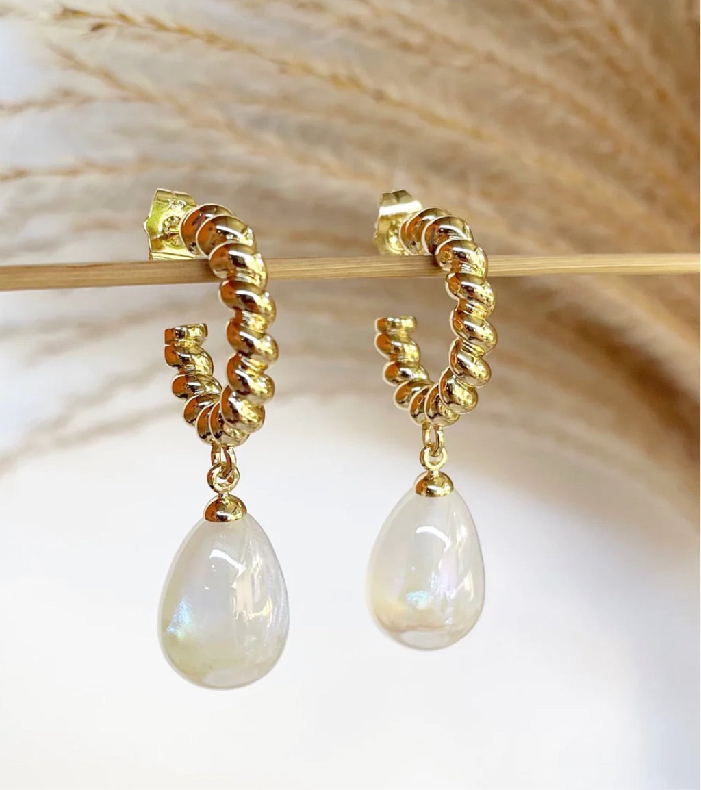 LOANA PEARL HOOP EARRINGS